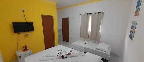 Room, Ensuite, Garden View | Free WiFi