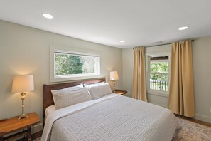 3 chambres, bureau, Wi-Fi gratuit, draps fournis