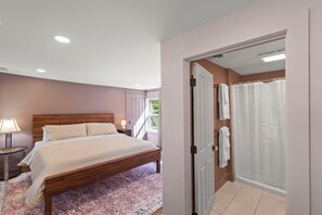 3 bedrooms, desk, free WiFi, bed sheets