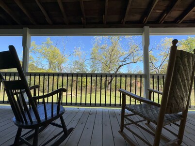 Serene Mountain Retreat on 17 acres by National Park, EV Charger