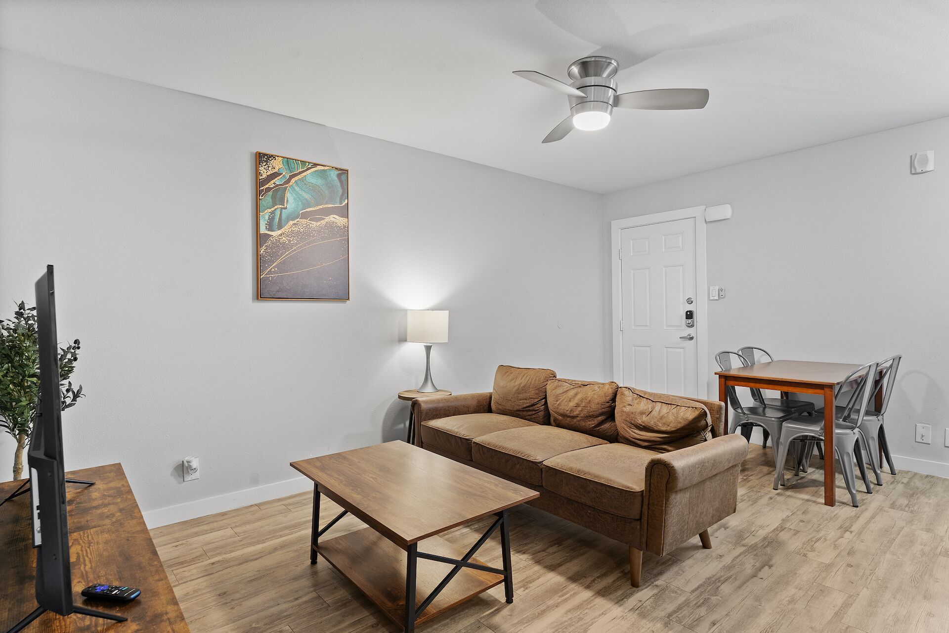 Small 1 Bedroom Apt in Highland Austin TX 9933