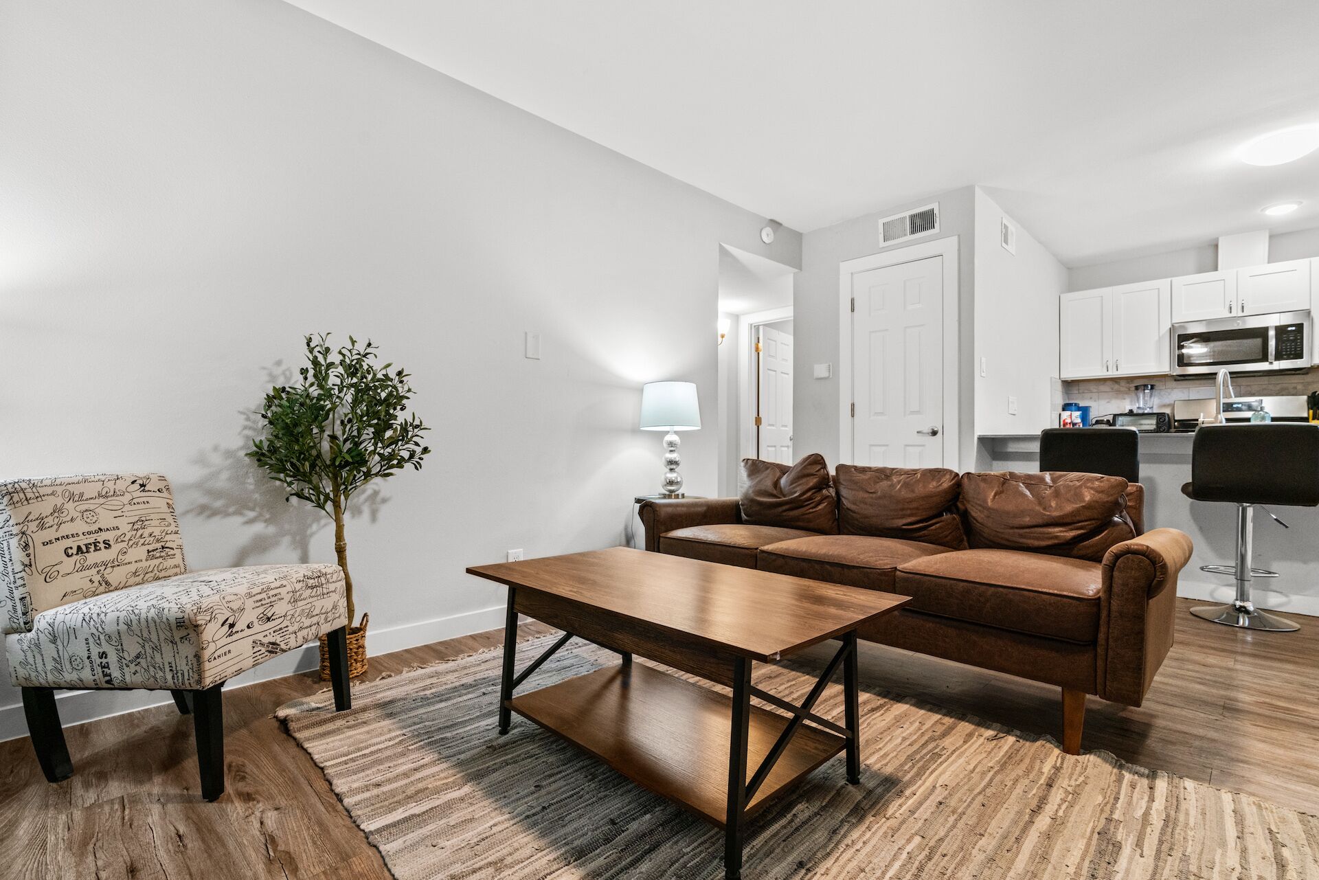 Stylish 2BR in Highland Austin TX 9733