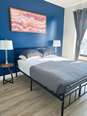 2 habitaciones, tabla de planchar con plancha y wifi gratis 