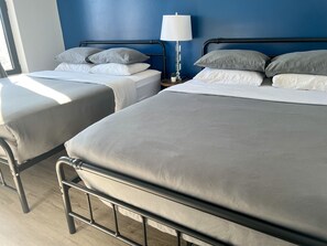2 chambres, fer et planche à repasser, Wi-Fi gratuit, draps fournis