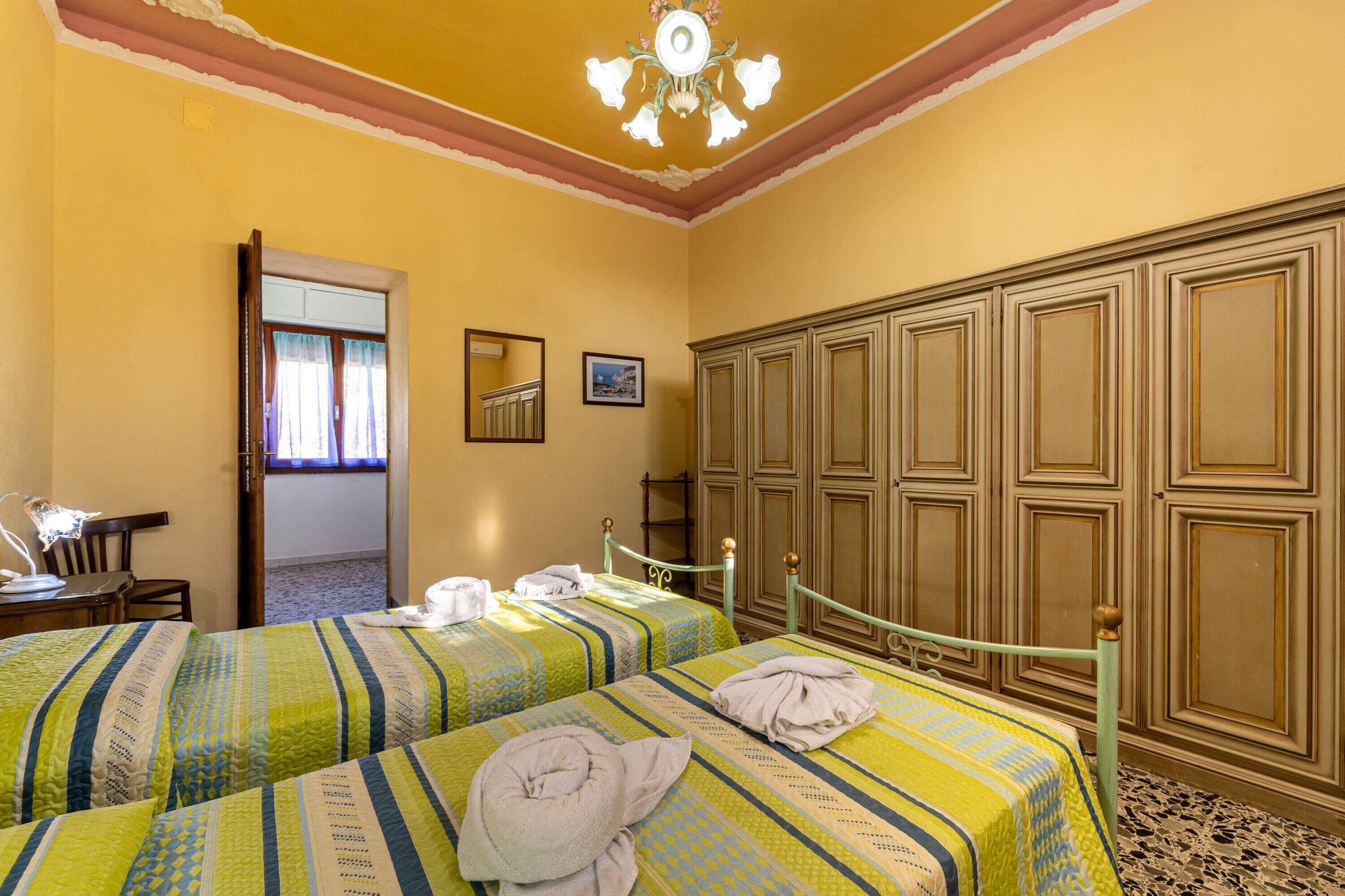 3 chambres, fer et planche à repasser, Wi-Fi gratuit, draps fournis