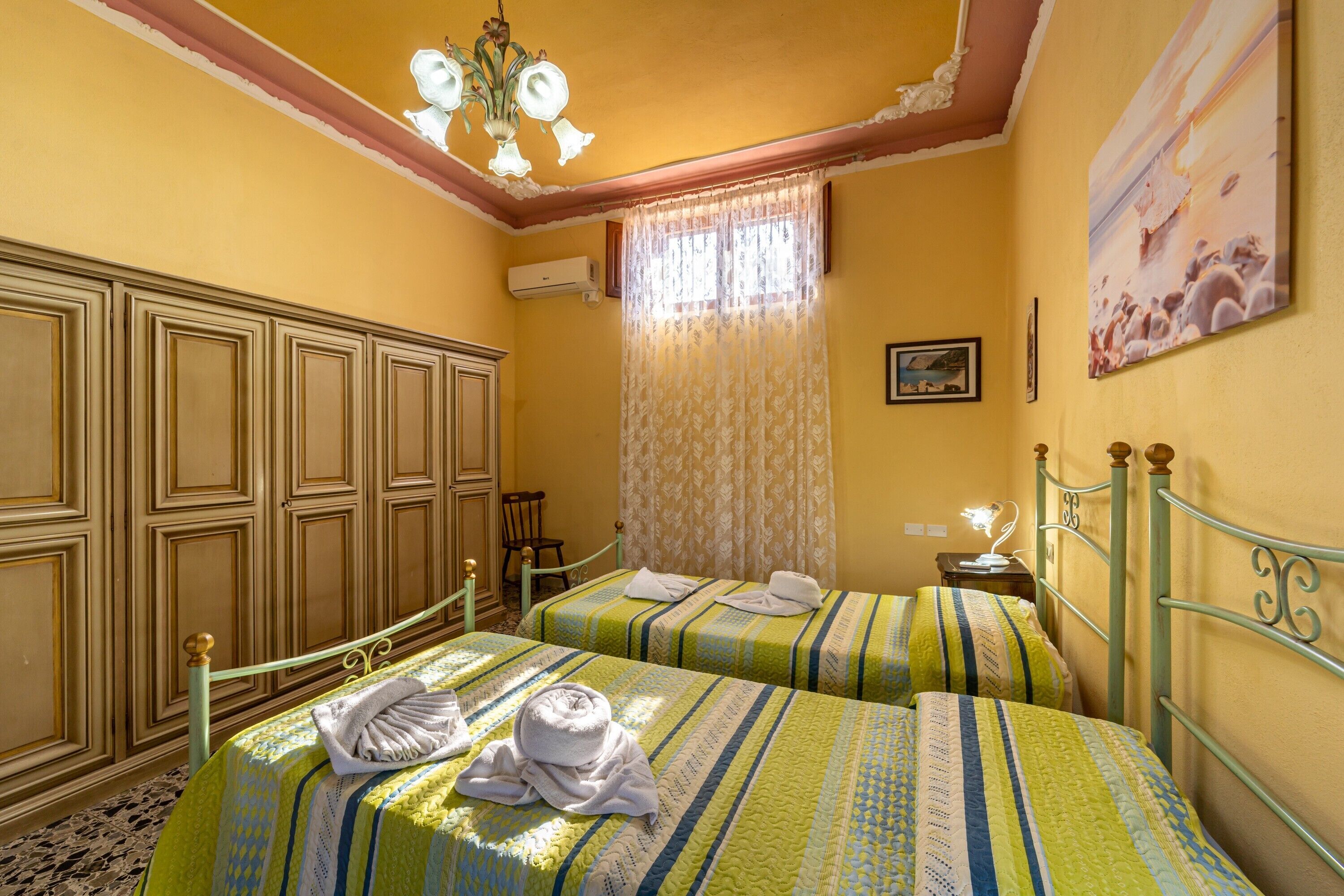 3 camere, ferro/asse da stiro, Wi-Fi gratuito, lenzuola