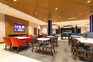 Free daily buffet breakfast - Holiday Inn Express & Suites Murfreesboro West by IHG (Murfreesboro)