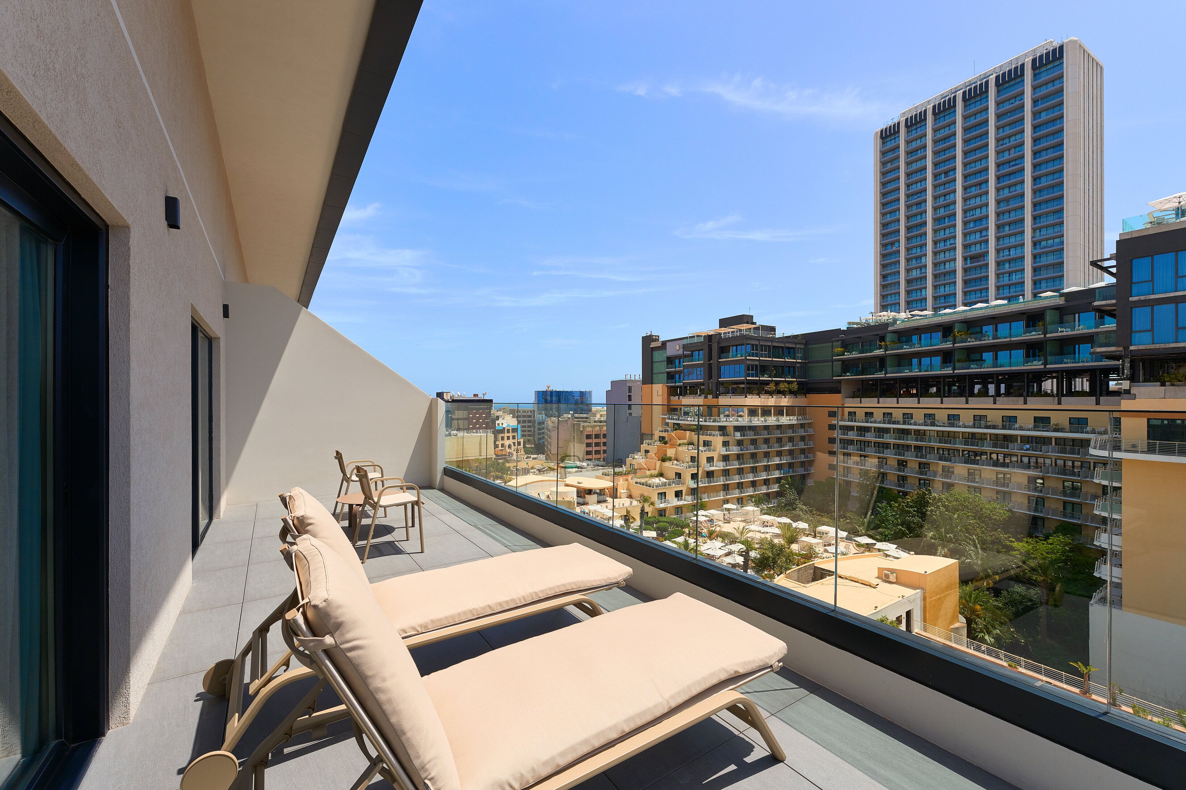 Suite, 1 King Bed, Terrace