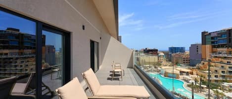 1 chambre, minibar, coffres-forts dans les chambres, bureau