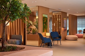 Lobby sitting area - voco Malta by IHG (St. Julian's)