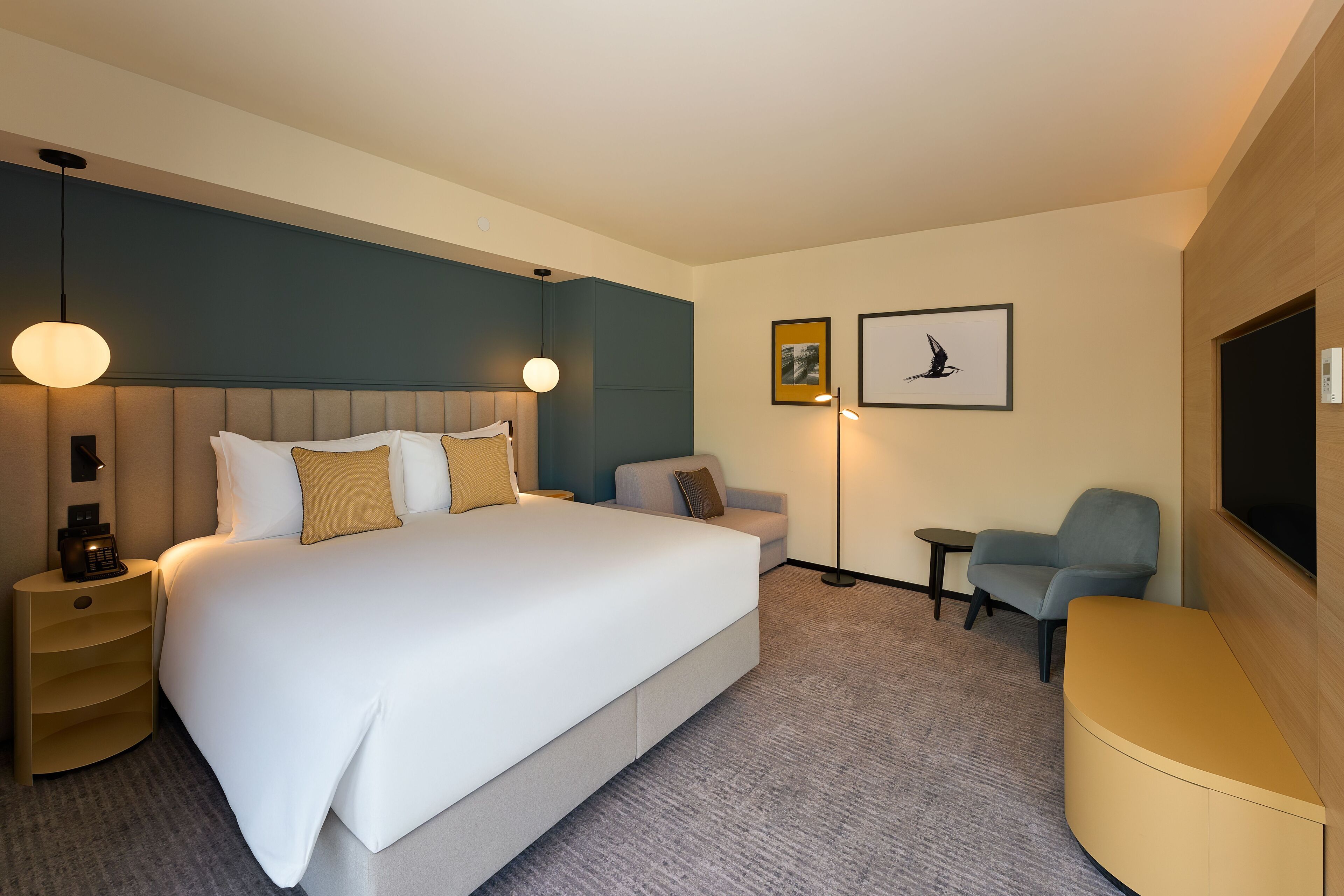 Terrace Suite | Frigobar, cofres nos quartos, escrivaninha