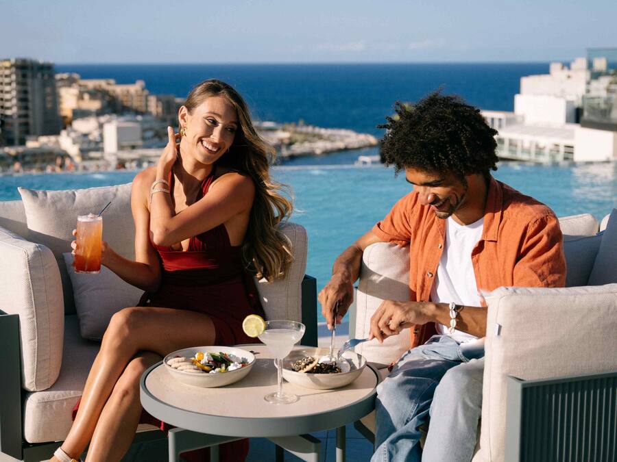 2 restaurantes: opção de café da manhã, almoço e jantar