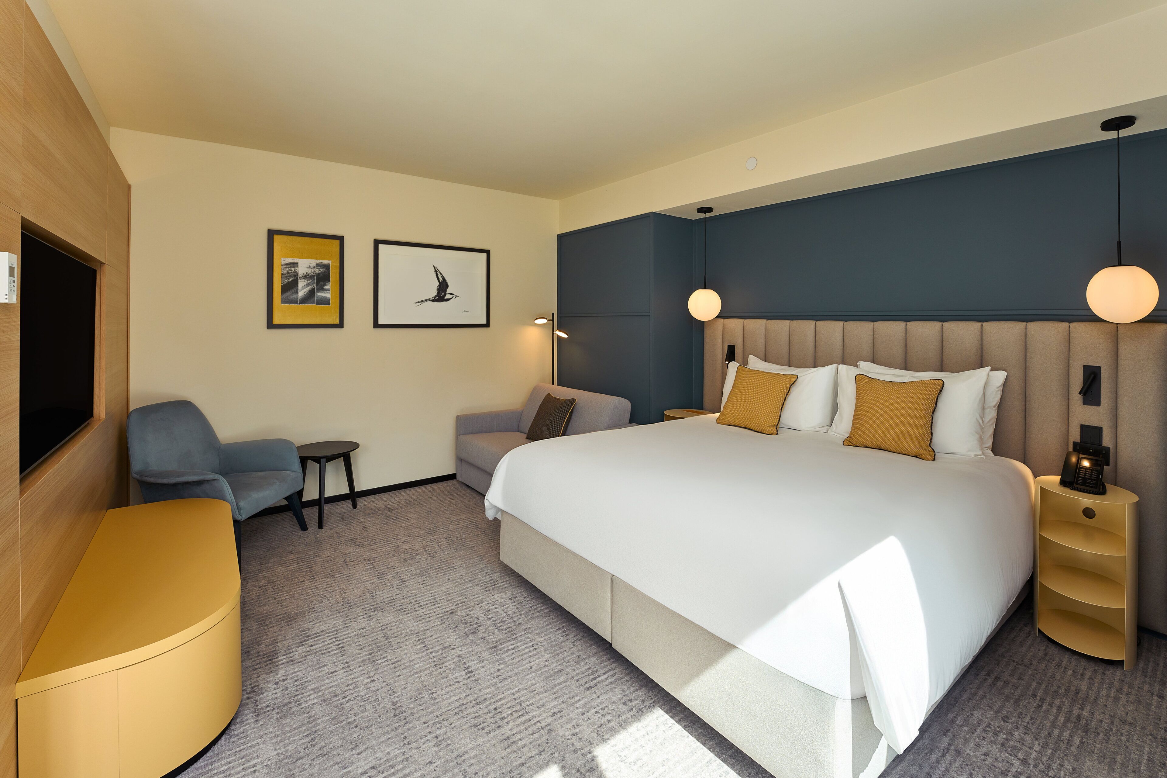 Terrace Suite | Minibar, in-room safe, desk, laptop workspace