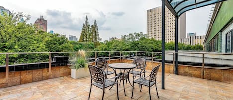 1 King and 1 Double Standard Balcony