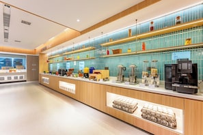 Breakfast served - Holiday Inn Express Nanjing Xi'anmen by IHG (Nanjing)