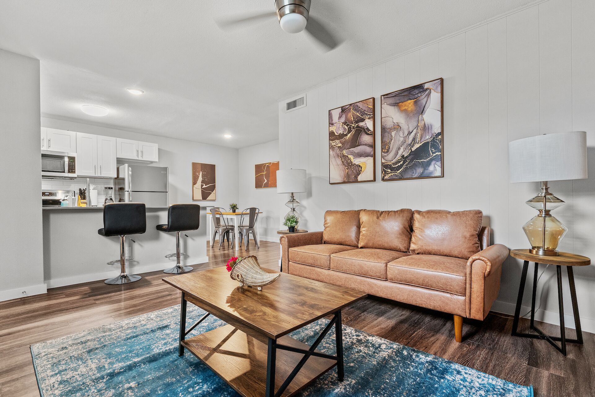 Modern 2BR Near UT | Hyde Park | Evonify 9797