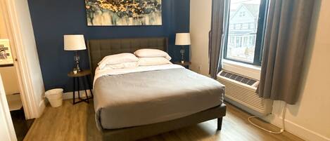 2 bedrooms, iron/ironing board, free WiFi, bed sheets