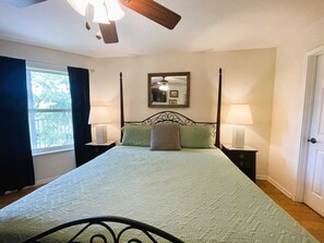 2 quartos, ferros/tábuas de passar roupa, Wi-Fi, roupa de cama