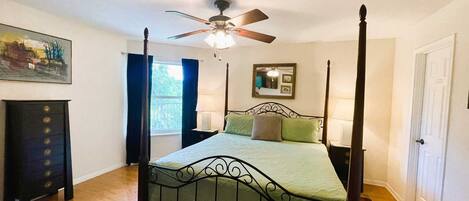 2 chambres, fer et planche à repasser, Wi-Fi, draps fournis