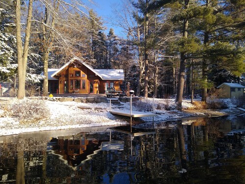 Adirondack Cabin/House with Sauna on Lake Monomonac next to Mt. Monadnock