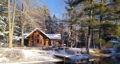 Adirondack Cabin/House with Sauna on Lake Monomonac next to Mt. Monadnock