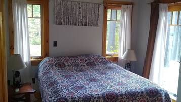 2 sovrum, skrivbord, strykjärn/strykbräda och gratis wi-fi