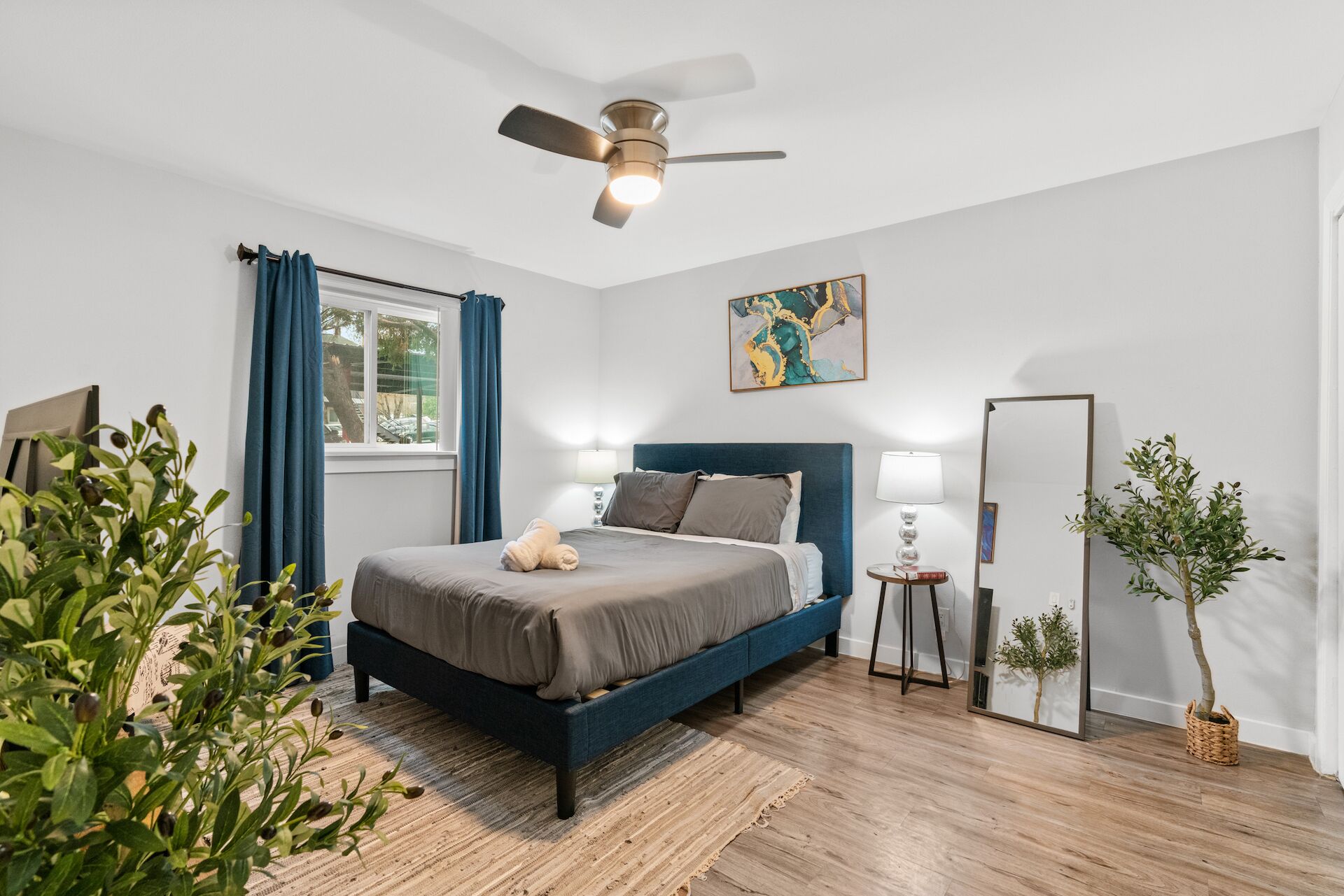 Stylish 2BR in Highland Austin TX 3953