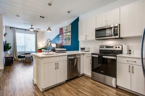 Fridge, microwave, oven, stovetop - Beautiful 1BR in Austin Riverside 3797 (Austin)