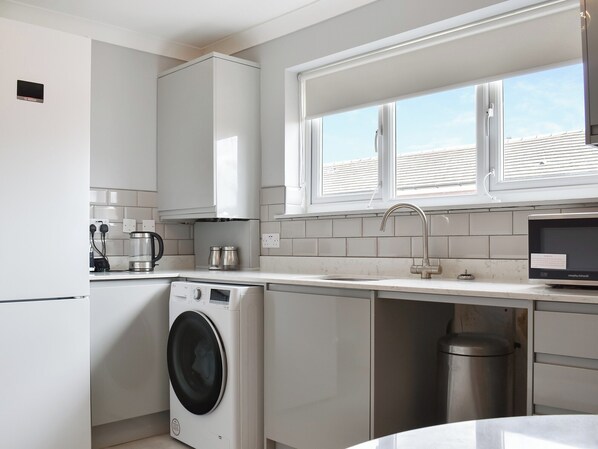 Dining tables - 2 bedroom accommodation in Middlesborough (Middlesborough)