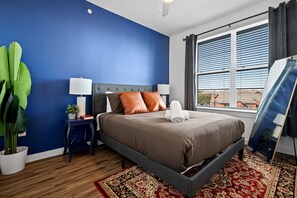 1 chambre, fer et planche à repasser, accès au Wi-Fi (inclus)