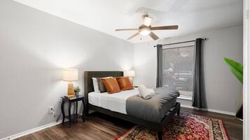 1 Schlafzimmer, Bügeleisen/Bügelbrett, kostenloses WLAN, Bettwäsche