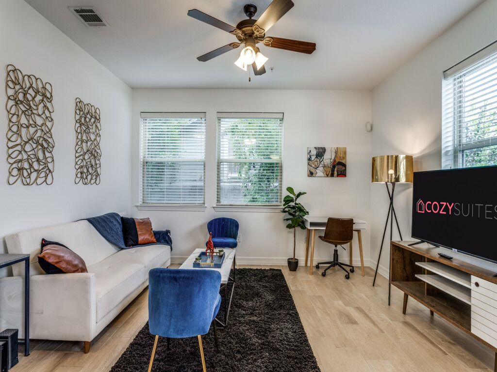 Townhome 3BR Next to UT Austin with private garage 6773