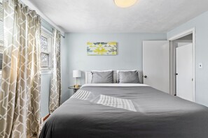 3 bedrooms, iron/ironing board, free WiFi, bed sheets