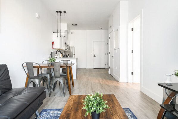 Interior - Beautiful 1BR Near Airport 6987 (Elizabeth)