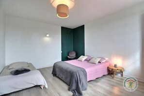 3 Schlafzimmer, Bügeleisen/Bügelbrett