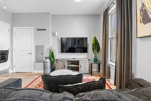 Smart TV - 1BR Near Encore Boston 5733 (Everett)