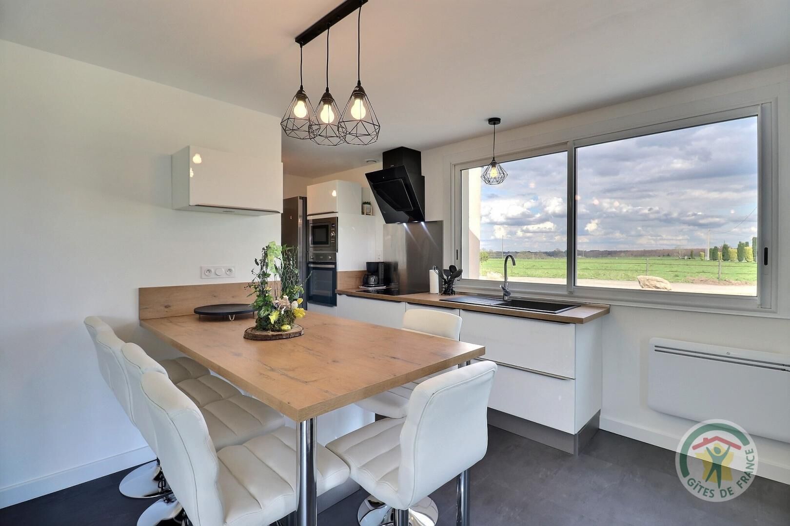 冰箱、微波炉、烤箱、炉灶