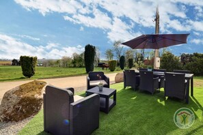 Outdoor dining - Little house on the prairie (PARIGNE)