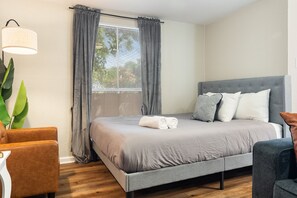 Iron/ironing board, free WiFi, bed sheets