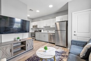 Smart TV - Charming 1BR Near Encore 8379 (Everett)