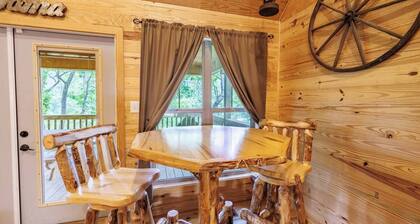 A Little River Romance | Private Dock + Hot Tub