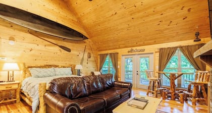 A Little River Romance | Private Dock + Hot Tub