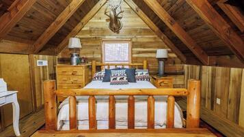 2 bedrooms, desk, free WiFi, bed sheets