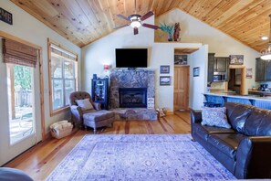 Télévision, cheminée