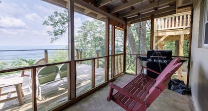 Mountain & Sunset VIEWS! Walk to Downtown Mentone