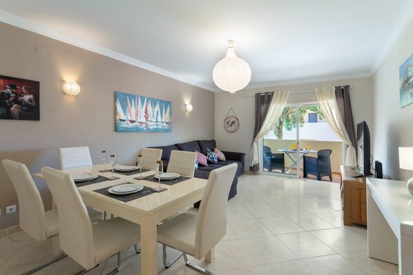 Dining - Fantastic Apt in Vilamoura w/Pool by Centralgarve (Loulé)