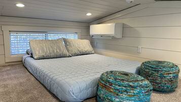 2 bedrooms, desk, free WiFi, bed sheets