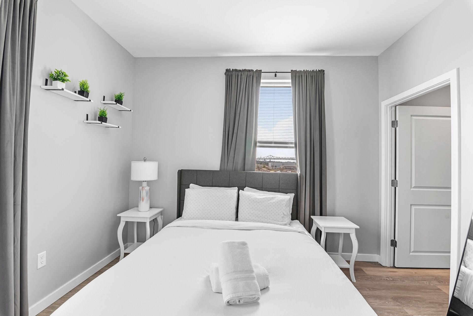 1 dormitorio, tabla de planchar con plancha, wifi gratis y ropa de cama