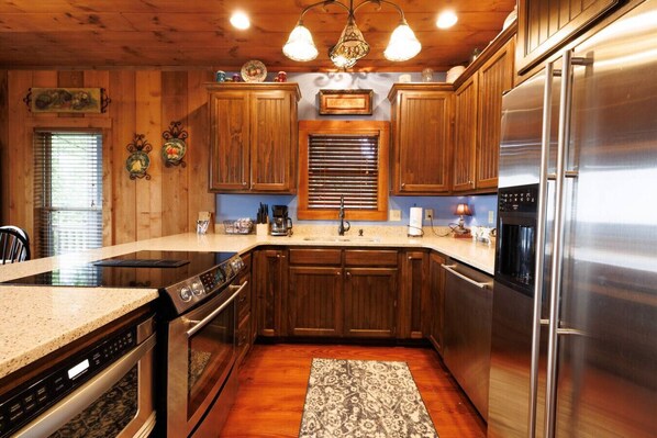 Refrigerador, microondas, horno, placa de cocina