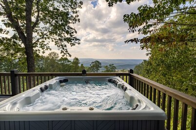 Paradise Found - Lookout Mt Edge, Hot Tub & Views